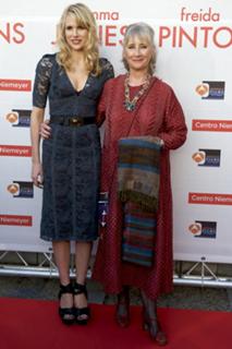 Lucy Punch feet photo thumbnail