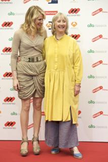 Lucy Punch feet photo thumbnail