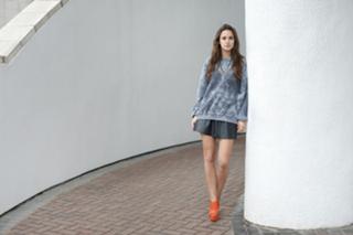 Lucy Watson feet photo thumbnail