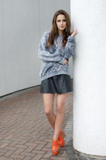 Lucy Watson feet photo thumbnail