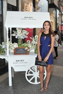 Lucy Watson feet photo thumbnail