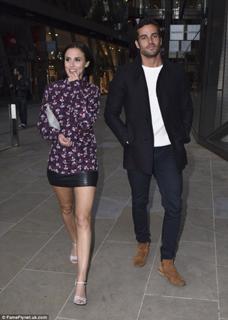 Lucy Watson feet photo thumbnail