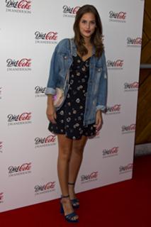 Lucy Watson feet photo thumbnail