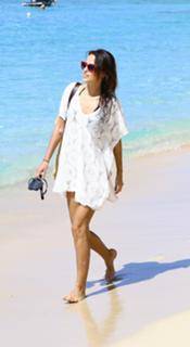 Lucy Watson feet photo thumbnail