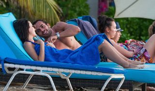 Lucy Watson feet photo thumbnail