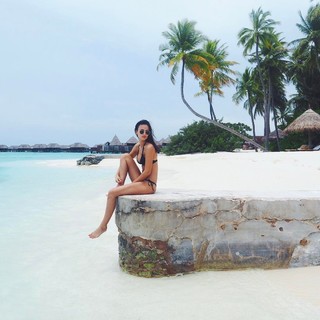 Lucy Watson feet photo thumbnail