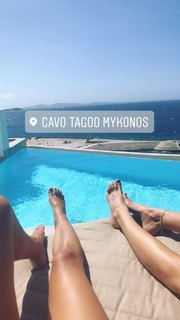 Lucy Watson feet photo thumbnail