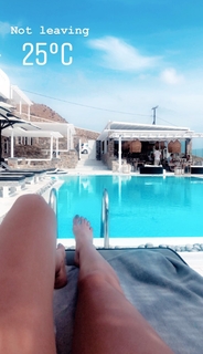 Lucy Watson feet photo thumbnail