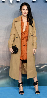 Lucy Watson feet photo thumbnail