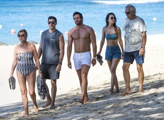 Lucy Watson feet photo thumbnail