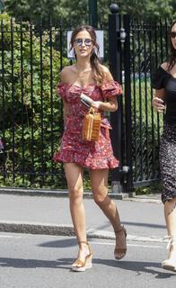 Lucy Watson feet photo thumbnail