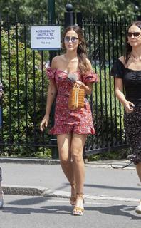 Lucy Watson feet photo thumbnail