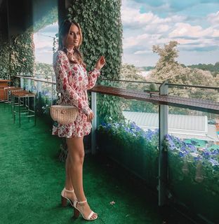 Lucy Watson feet photo thumbnail