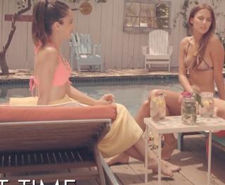 Lucy Watson feet photo thumbnail