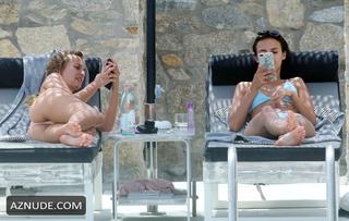 Lucy Watson feet photo thumbnail