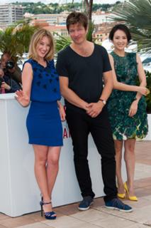 Ludivine Sagnier feet photo thumbnail