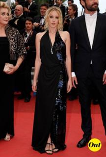 Ludivine Sagnier feet photo thumbnail