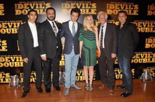 Ludivine Sagnier feet photo thumbnail