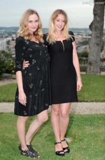 Ludivine Sagnier feet photo thumbnail