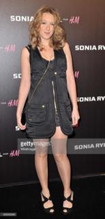 Ludivine Sagnier feet photo thumbnail