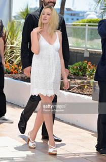 Ludivine Sagnier feet photo thumbnail