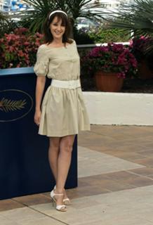 Ludivine Sagnier feet photo thumbnail