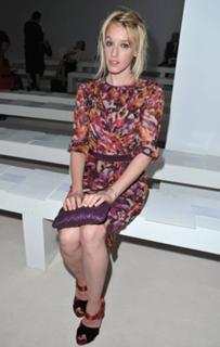 Ludivine Sagnier feet photo thumbnail