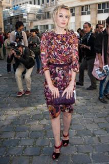 Ludivine Sagnier feet photo thumbnail