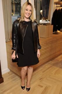 Ludivine Sagnier feet photo thumbnail