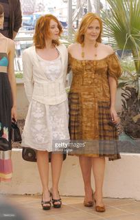 Ludivine Sagnier feet photo thumbnail