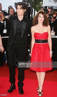 Ludivine Sagnier feet photo thumbnail