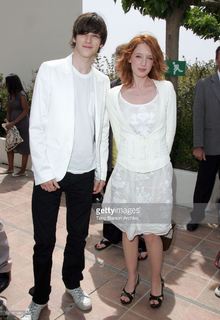 Ludivine Sagnier feet photo thumbnail