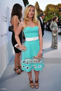 Ludivine Sagnier feet photo thumbnail