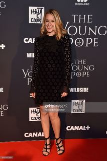 Ludivine Sagnier feet photo thumbnail