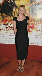 Ludivine Sagnier feet photo thumbnail