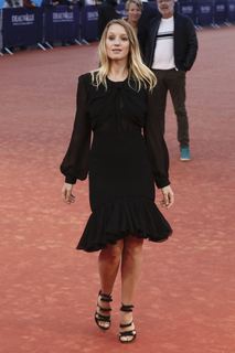 Ludivine Sagnier feet photo thumbnail