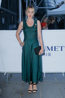 Ludivine Sagnier feet photo thumbnail