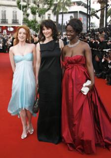 Ludivine Sagnier feet photo thumbnail