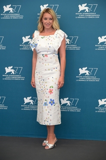 Ludivine Sagnier feet photo thumbnail