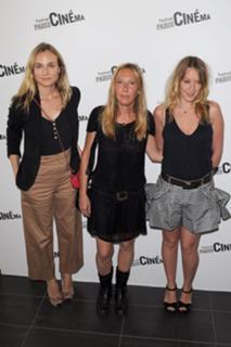 Ludivine Sagnier feet photo thumbnail