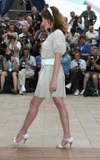 Ludivine Sagnier feet photo thumbnail