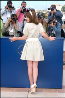 Ludivine Sagnier feet photo thumbnail