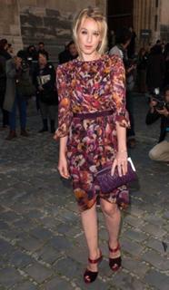 Ludivine Sagnier feet photo thumbnail