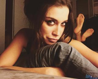 Ludovica Frasca feet photo thumbnail