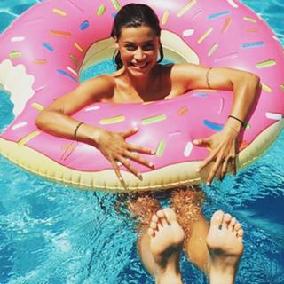 Ludovica Frasca feet photo thumbnail