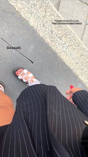 Ludovica Frasca feet photo thumbnail