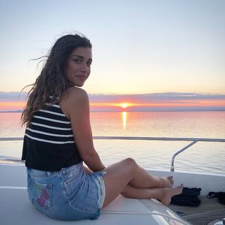 Ludovica Frasca feet photo thumbnail