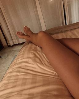 Ludovica Frasca feet photo thumbnail
