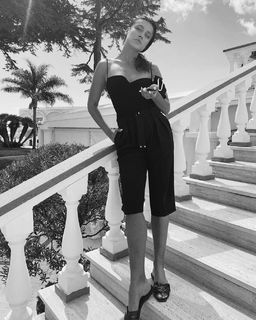 Ludovica Frasca feet photo thumbnail