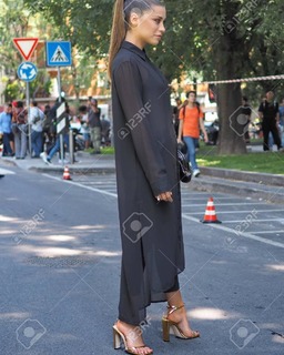 Ludovica Frasca feet photo thumbnail